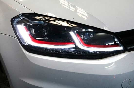 Schrijfmachine opslag taart VW Golf 7 GTI Facelift xenon koplampen met dynamisch led knipperlicht